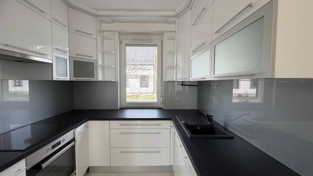 Kiadó téglalakás, albérlet, Baján 250 E Ft / hó, 3 szobás