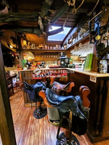 Eladó családi ház, Pilisvörösváron 199 M Ft, 13 szobás