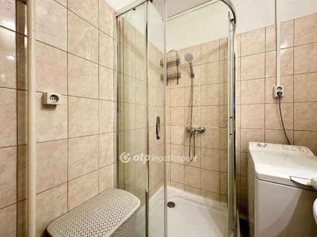 Eladó panellakás, Budapesten, III. kerületben 68.5 M Ft, 2 szobás