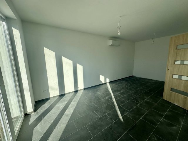 Eladó ikerház, Fóton 90 M Ft, 4+1 szobás / költözzbe.hu