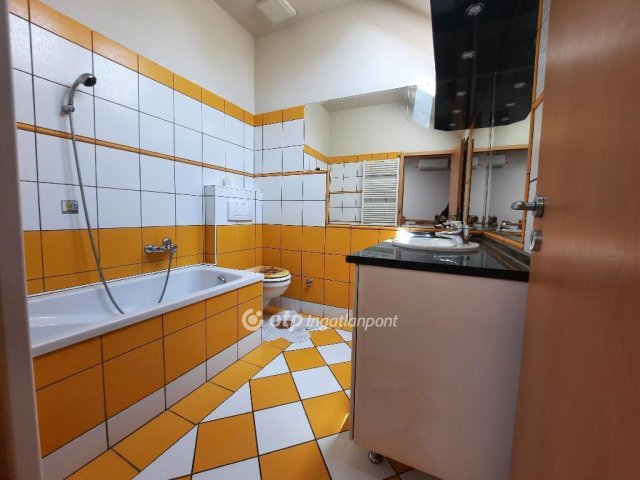 Eladó családi ház, Siófokon 245 M Ft, 2+2 szobás