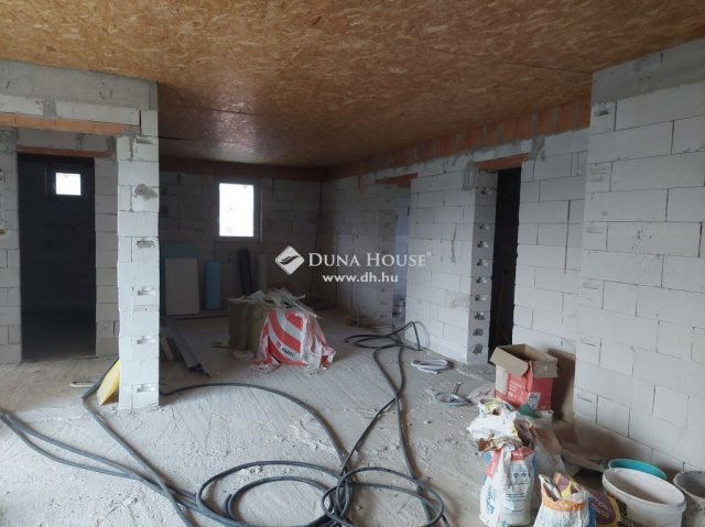 Eladó családi ház, Szigetszentmiklóson 170 M Ft, 8 szobás