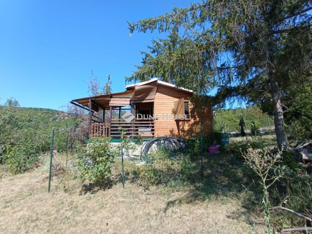 Eladó nyaraló, Vácon 11.5 M Ft, 1 szobás / költözzbe.hu