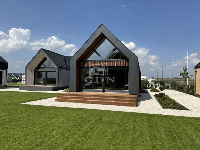 Eladó családi ház, Balatonföldváron 280 M Ft, 1+4 szobás