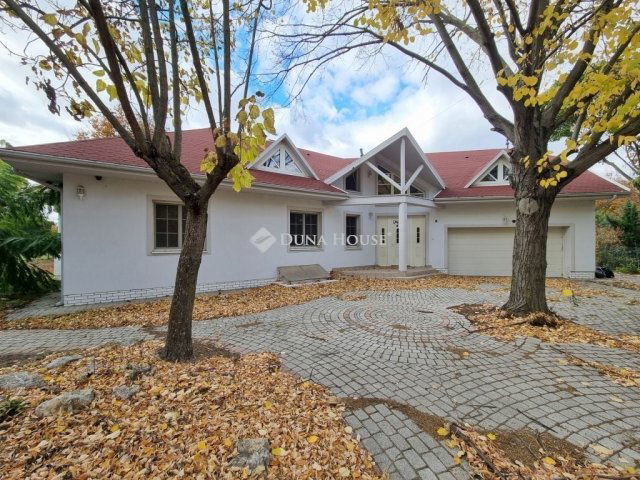 Eladó családi ház, Kápolnásnyéken 199 M Ft, 6 szobás