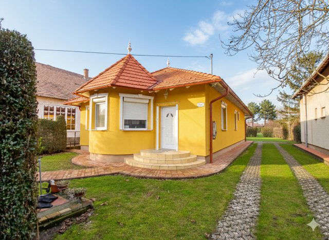 Eladó családi ház, Szigethalmon 97.9 M Ft, 5 szobás