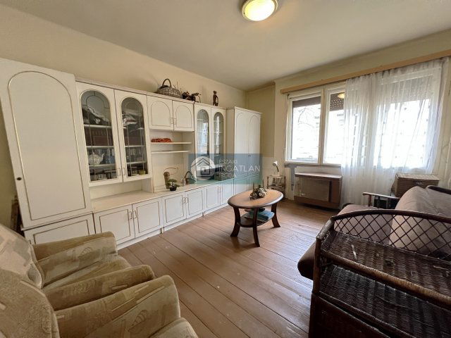 Eladó téglalakás, Kazincbarcikán, Építők útján 10.5 M Ft