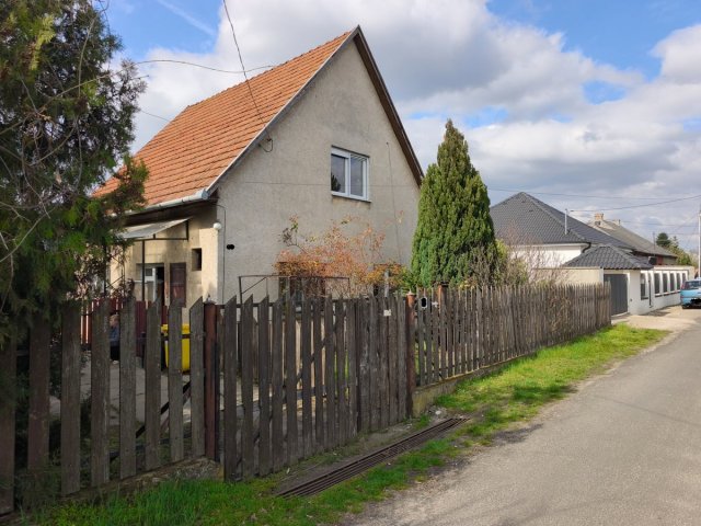 Eladó családi ház, Gyálon 89.9 M Ft, 1+4 szobás