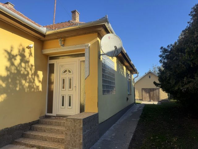 Eladó családi ház, Tiszanánán 16.9 M Ft, 4 szobás