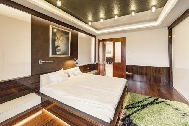 Eladó családi ház, Kiskőrösön 150 M Ft, 6 szobás