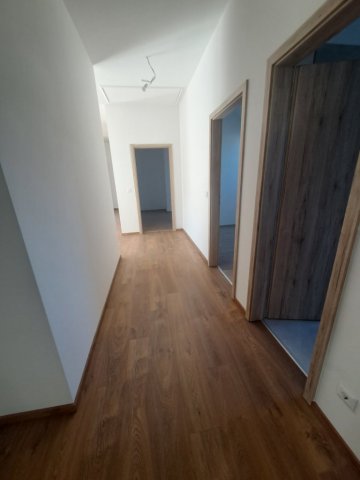 Eladó téglalakás, Balatonakarattyán 140 M Ft, 4 szobás