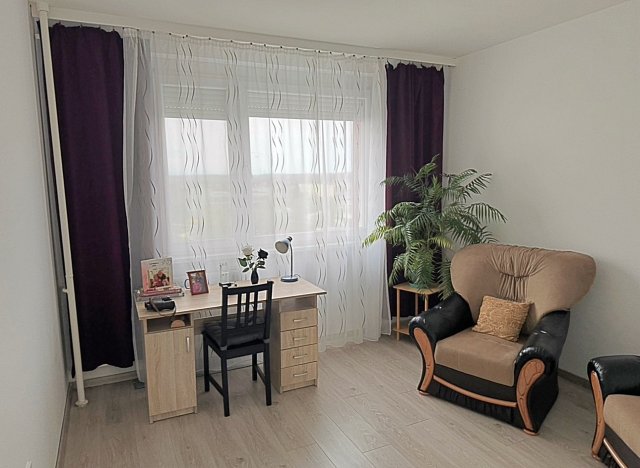 Eladó panellakás, Tiszaújvárosban 33.5 M Ft, 2+1 szobás