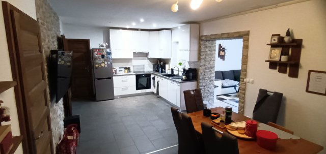 Eladó családi ház, Algyőn 103.999 M Ft, 4 szobás