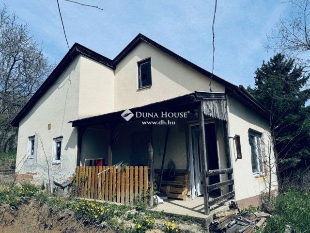 Eladó családi ház, Tahitótfalun 49.9 M Ft, 3 szobás