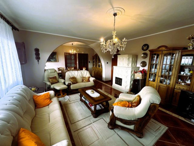 Eladó ikerház, Komlón 80 M Ft, 7 szobás / költözzbe.hu