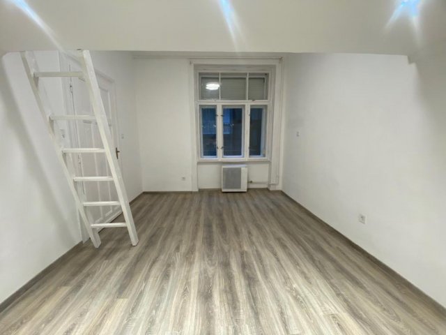 Kiadó téglalakás, albérlet, VI. kerületben, Szinyei Merse utcában