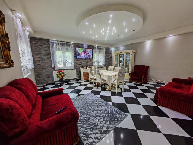 Eladó családi ház, Esztergomban 84.9 M Ft, 4 szobás