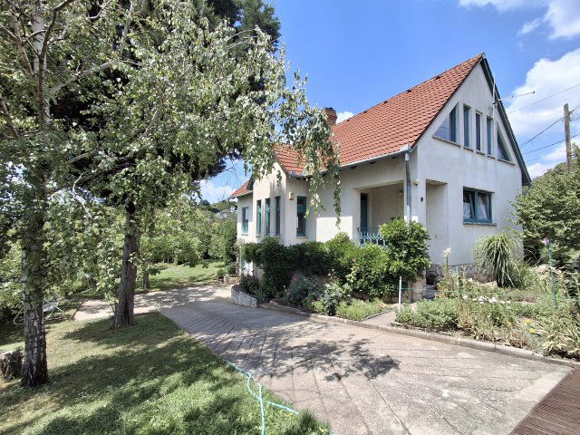 Eladó családi ház, Pécsett 109.9 M Ft, 4+2 szobás