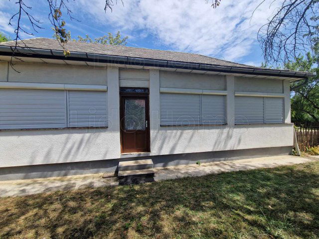 Eladó családi ház, Polgárdin 32.9 M Ft, 2 szobás