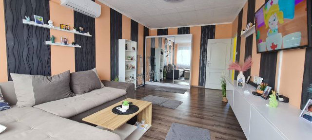 Eladó panellakás, Dunaújvárosban 30.99 M Ft, 2 szobás