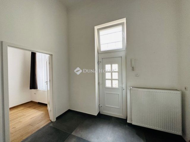 Eladó téglalakás, Budapesten, VIII. kerületben 109 M Ft