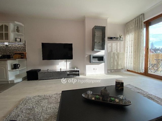 Eladó téglalakás, Budapesten, III. kerületben 72.9 M Ft