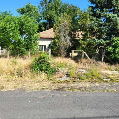 Eladó iroda, Tetétlenen 5.8 M Ft, 3+1 szobás