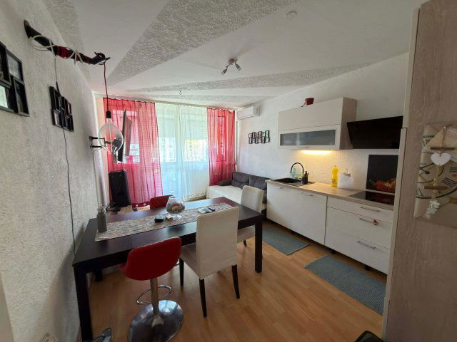 Eladó panellakás, Komlón, Körtvélyes utcában 26.9 M Ft