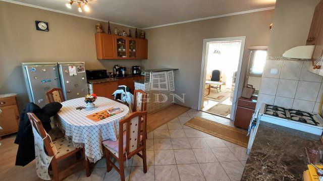 Eladó téglalakás, Hévízen 62 M Ft, 2 szobás