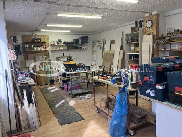 Kiadó ipari ingatlan, Veszprémben 80 E Ft / hó