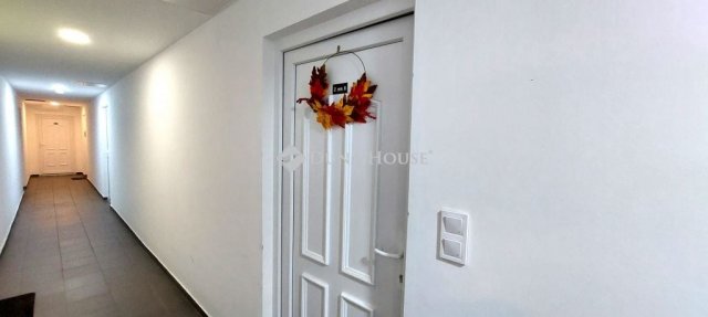 Eladó téglalakás, Győrött, Kenus utcában 62 M Ft, 2 szobás