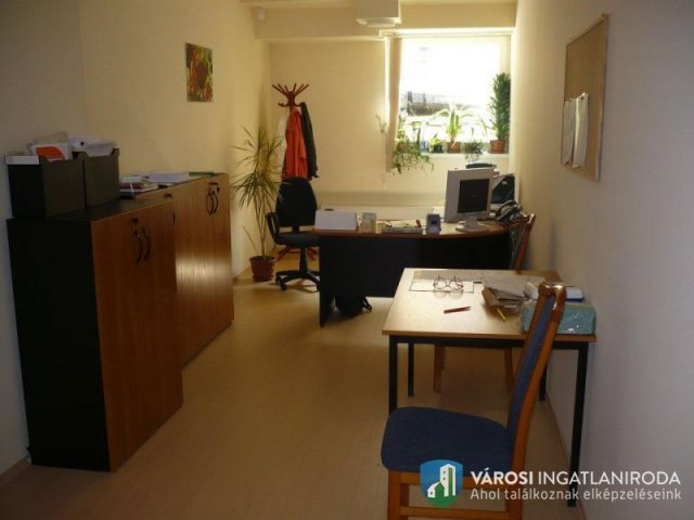 Kiadó iroda, Debrecenben 80 E Ft / hó, 1 szobás