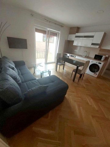 Eladó téglalakás, Pécsett 60 M Ft, 1+1 szobás