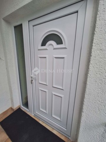 Kiadó iroda, Pécsett 250 E Ft / hó, 1 szobás