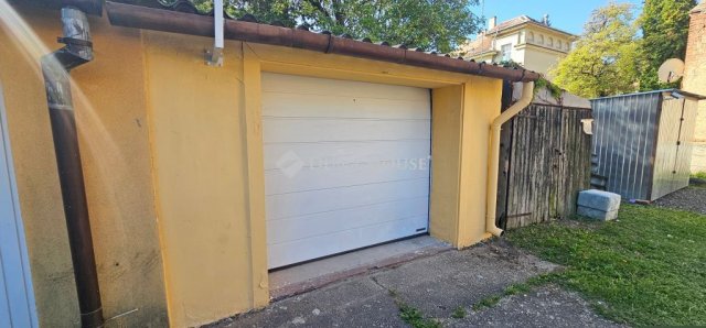 Eladó garázs, Szombathelyen, Wesselényi Miklós utcában 11 M Ft