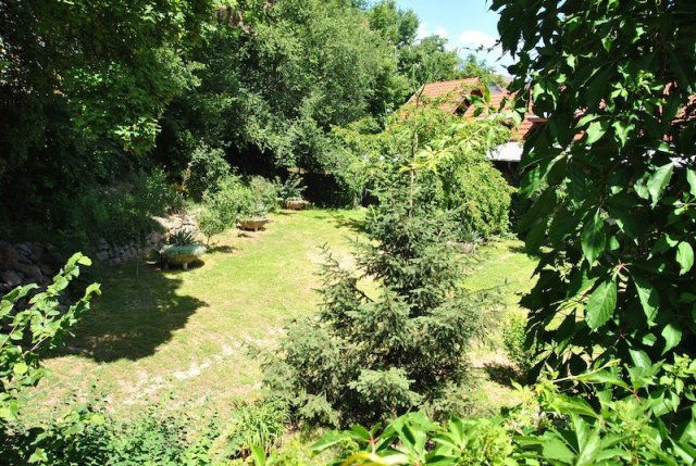 Eladó családi ház, Leányfaluban 237 M Ft, 9 szobás