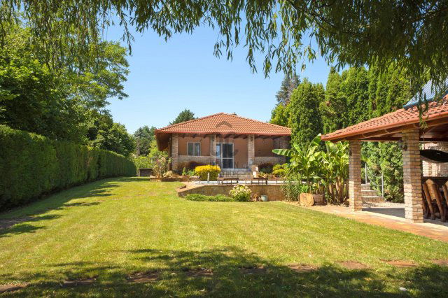 Eladó nyaraló, Ráckevén 219.9 M Ft, 3 szobás