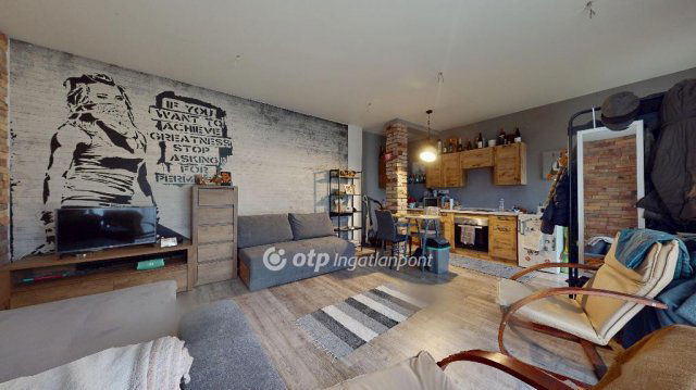 Eladó ikerház, Kazincbarcikán 30.5 M Ft, 1 szobás