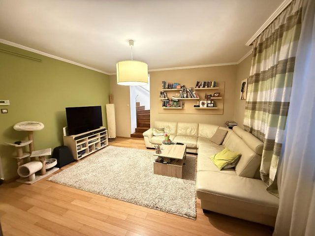 Eladó téglalakás, Szentendrén 128.9 M Ft, 6 szobás