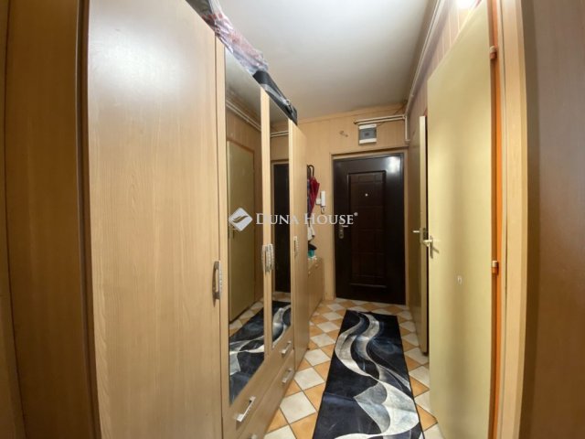 Eladó panellakás, Sopronban 49.9 M Ft, 2 szobás