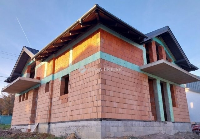 Eladó családi ház, Szentendrén 349 M Ft, 5 szobás