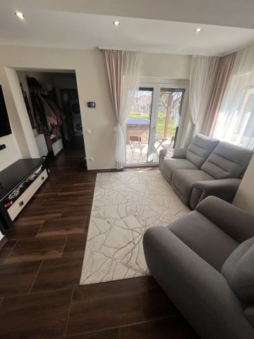 Eladó családi ház, Péren 99.9 M Ft, 3 szobás