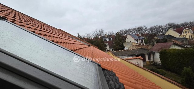 Eladó családi ház, Debrecenben 180 M Ft, 3 szobás