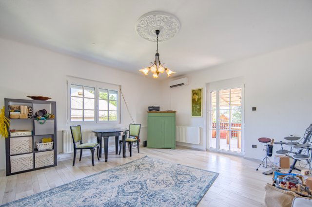 Eladó családi ház, Budapesten, XVI. kerületben, Emma utcában