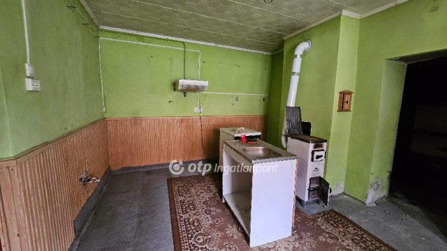 Eladó családi ház, Jászberényben 37.3 M Ft, 3 szobás