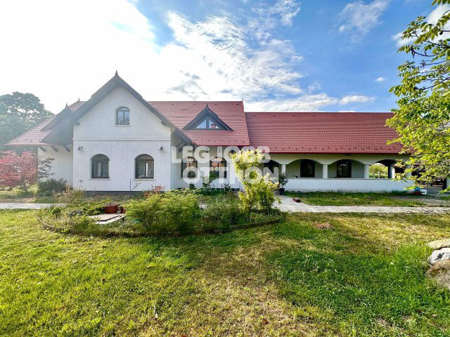 Eladó családi ház, Cegléden 145 M Ft, 4 szobás