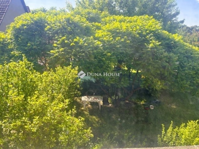 Eladó ikerház, Bugyin 49.9 M Ft, 5+1 szobás