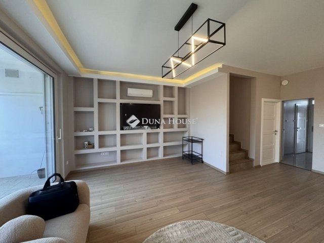 Eladó téglalakás, Budapesten, XVI. kerületben 249 M Ft, 4 szobás