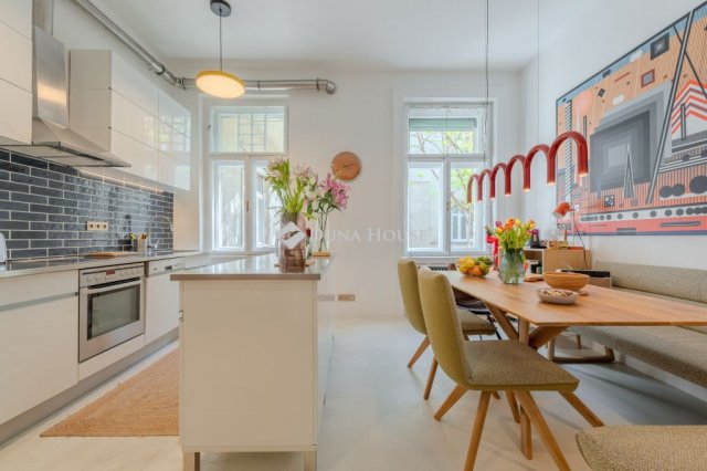 Eladó téglalakás, VI. kerületben, Székely Bertalan utcában