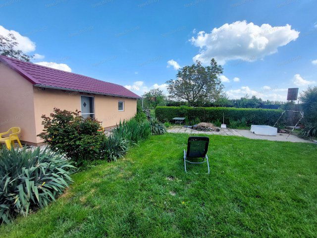 Eladó családi ház, Balatonfőkajáron 74.9 M Ft, 2+1 szobás